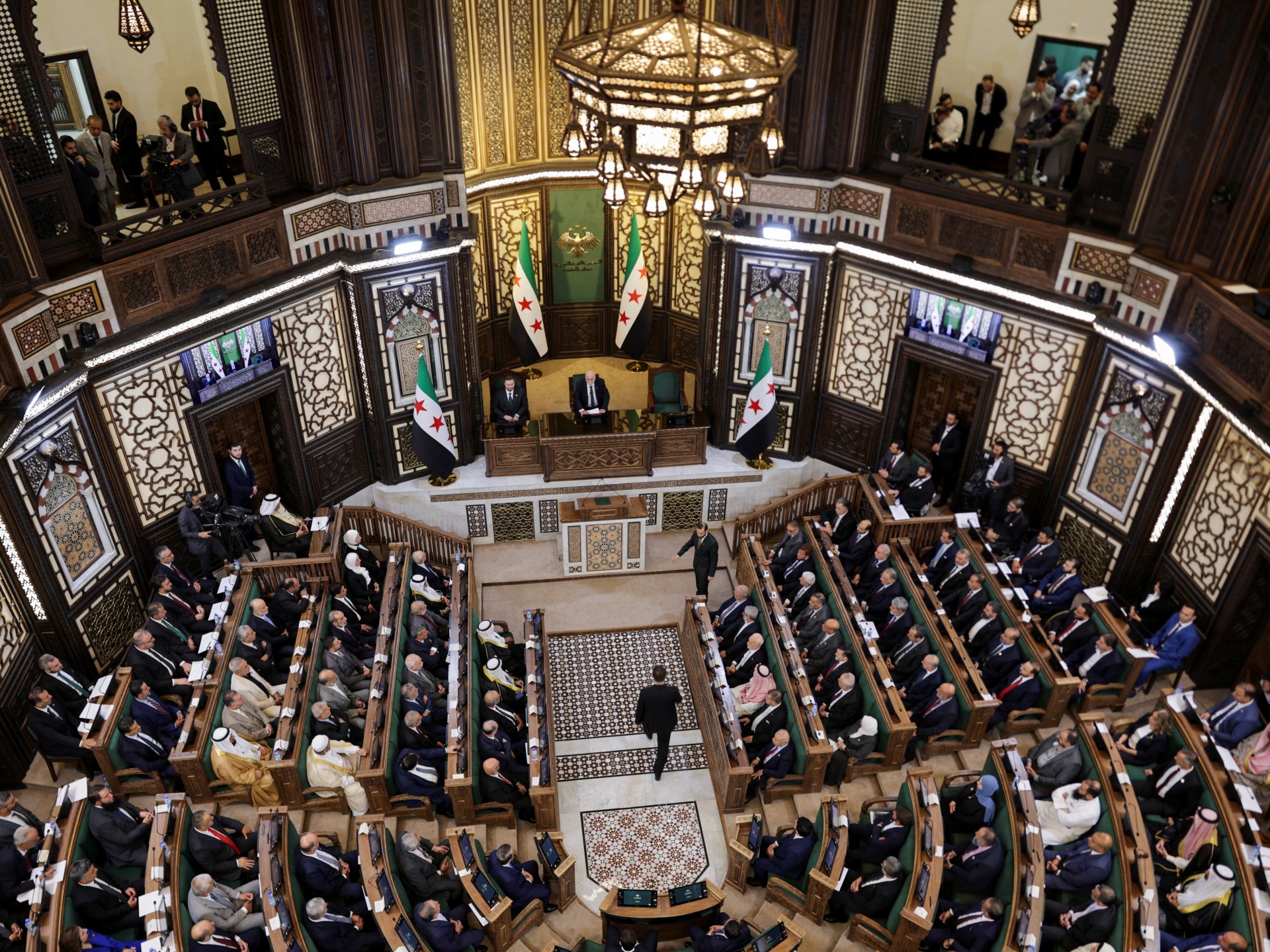 المجلس التشريعي السوري الجديد يعقد جلسته الافتتاحية ويُبرز النواب أولويات متباينة
