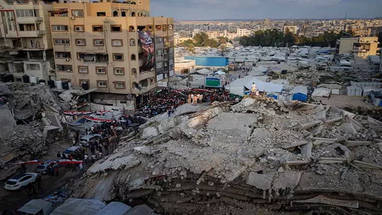 سكان غزة يشاهدون كأس العالم تحت النار ويلتفون حول لفتة المدرب المصري بالعلم