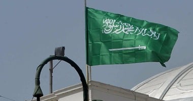 الشرطة البيئية السعودية تستدعي مواطناً لإشعال نار غير قانوني في عسير