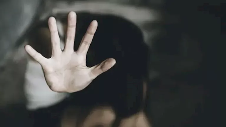 محكمة مصرية تقضي بالسجن على زوجة وابنين لقتل الأب في أوسيم