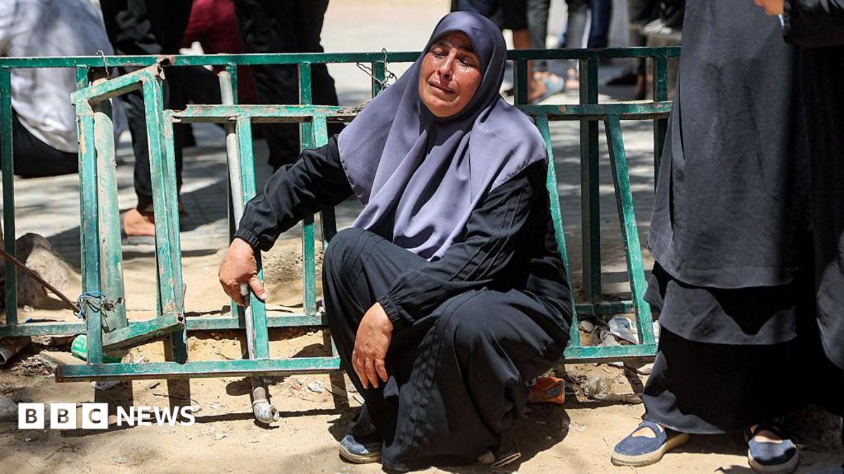 غارة جوية إسرائيلية على موقع للشرطة في غزة تسفر عن مقتل سبعة أشخاص، وفقًا للمسؤولين