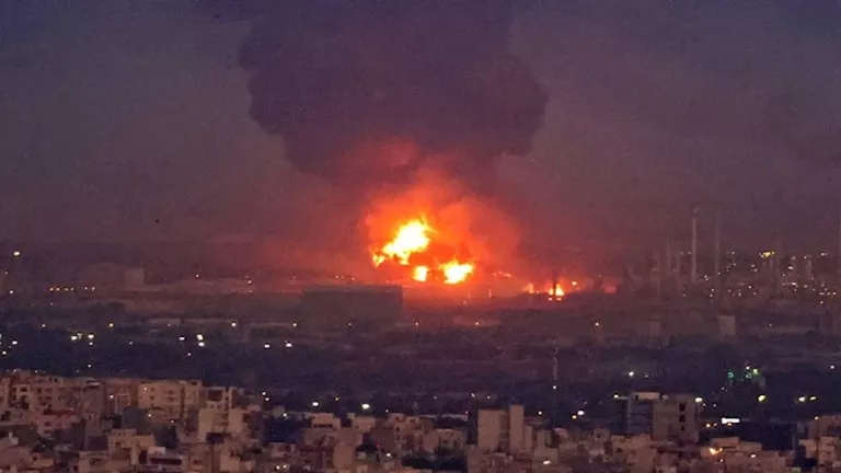 تقارير عن انفجارات في مدينة بندر عباس الإيرانية لليوم الثاني على التوالي