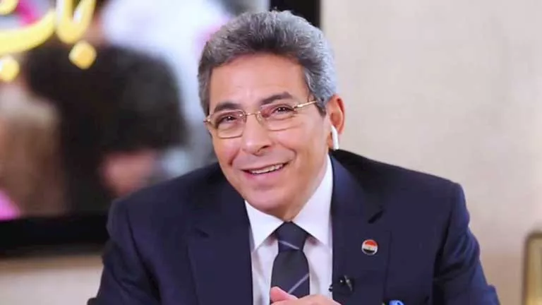 محمود سعد يروي أن أنور السادات طلب شخصيا صورته الشهيرة في ملابسه الداخلية