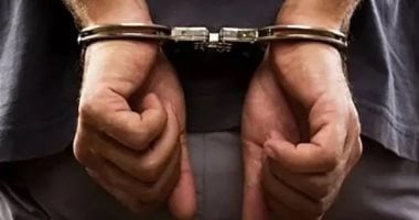 السلطات تحقق مع مشتبه بهما في تداول غير قانوني للعملات الأجنبية