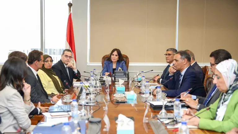 وزيرة الإسكان المصرية تناقش فرصاً استثمارية جديدة مع شركة مصر إيطاليا