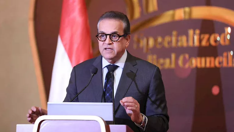 وزير الصحة المصري يستعرض مؤشرات الأداء ويؤكد على الانضباط في المنشآت