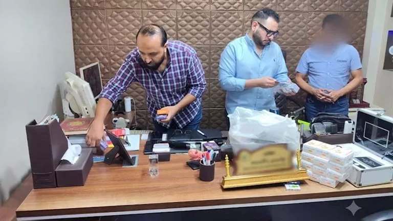سلطات الصحة في المنوفية تعتقل شخصين ينتحلان صفة أخصائيي تغذية في منشأة غير مرخصة
